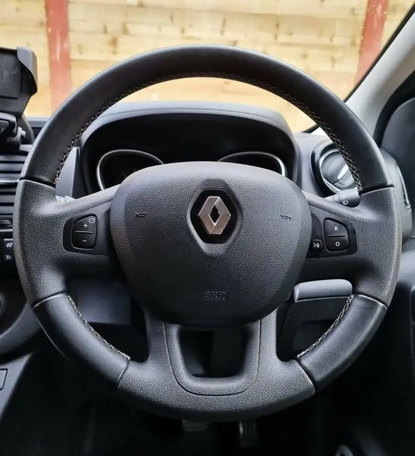 2020-renault-trafic-passenger-20dci-sl28-170-sport-nav-big-18