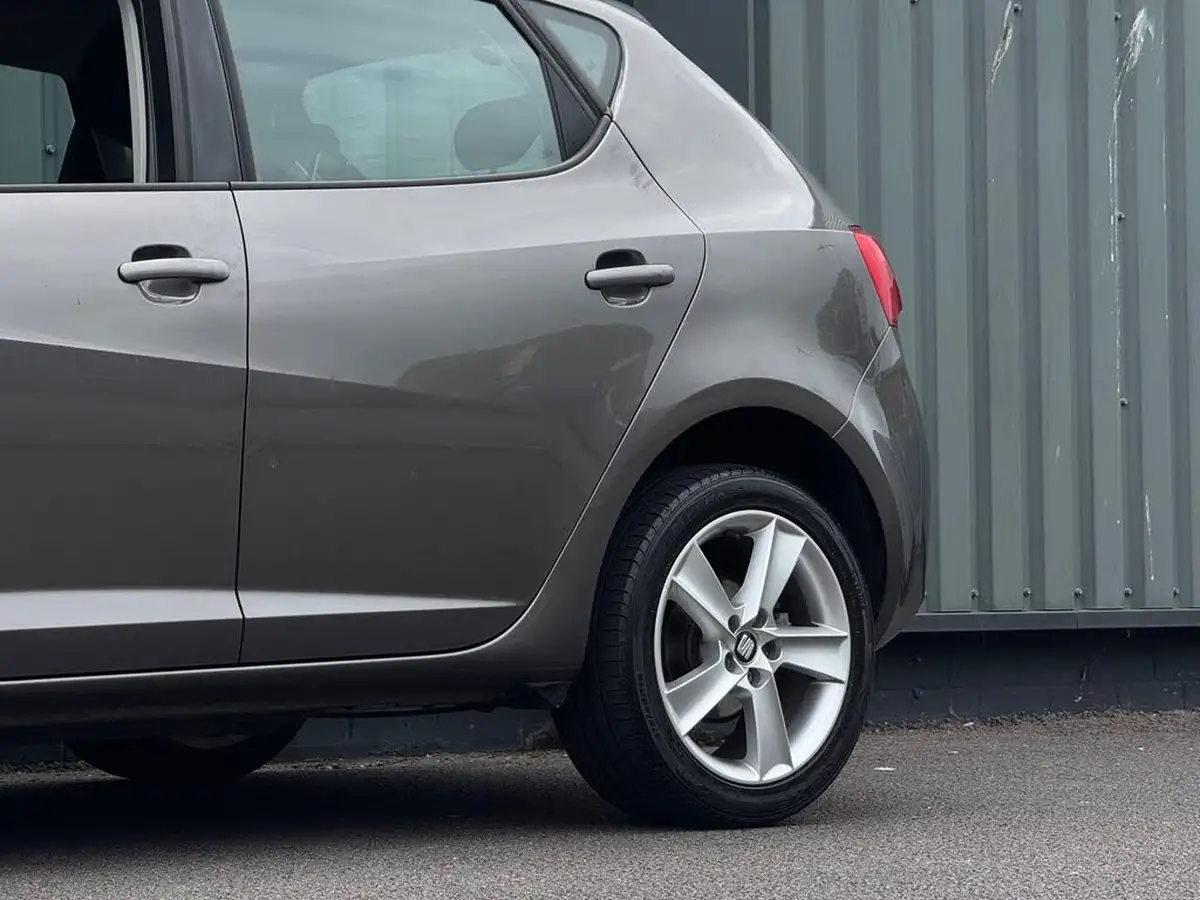 2015-seat-ibiza-14tsi-fr-hatchback-5d-big-12