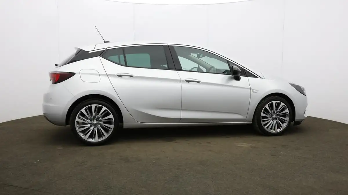 2021-vauxhall-astra-12-turbo-griffin-edition-hatchback-big-53