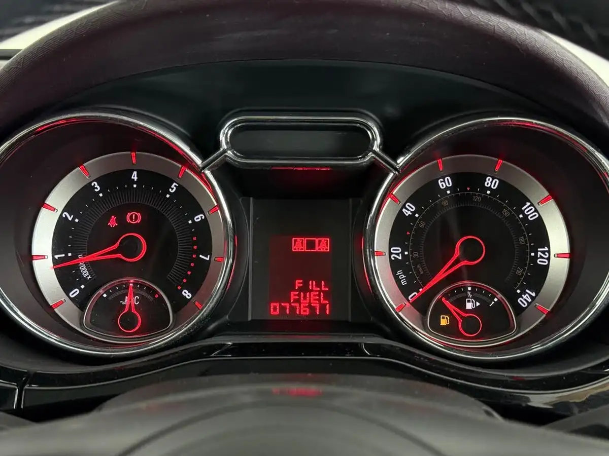 2015-vauxhall-adam-12-glam-big-17