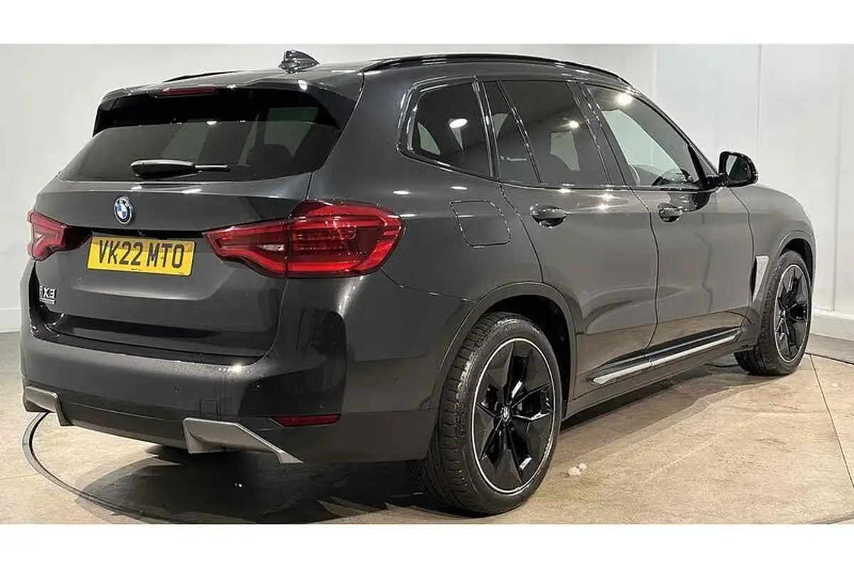 2022-bmw-ix3-e-premier-edition-big-8