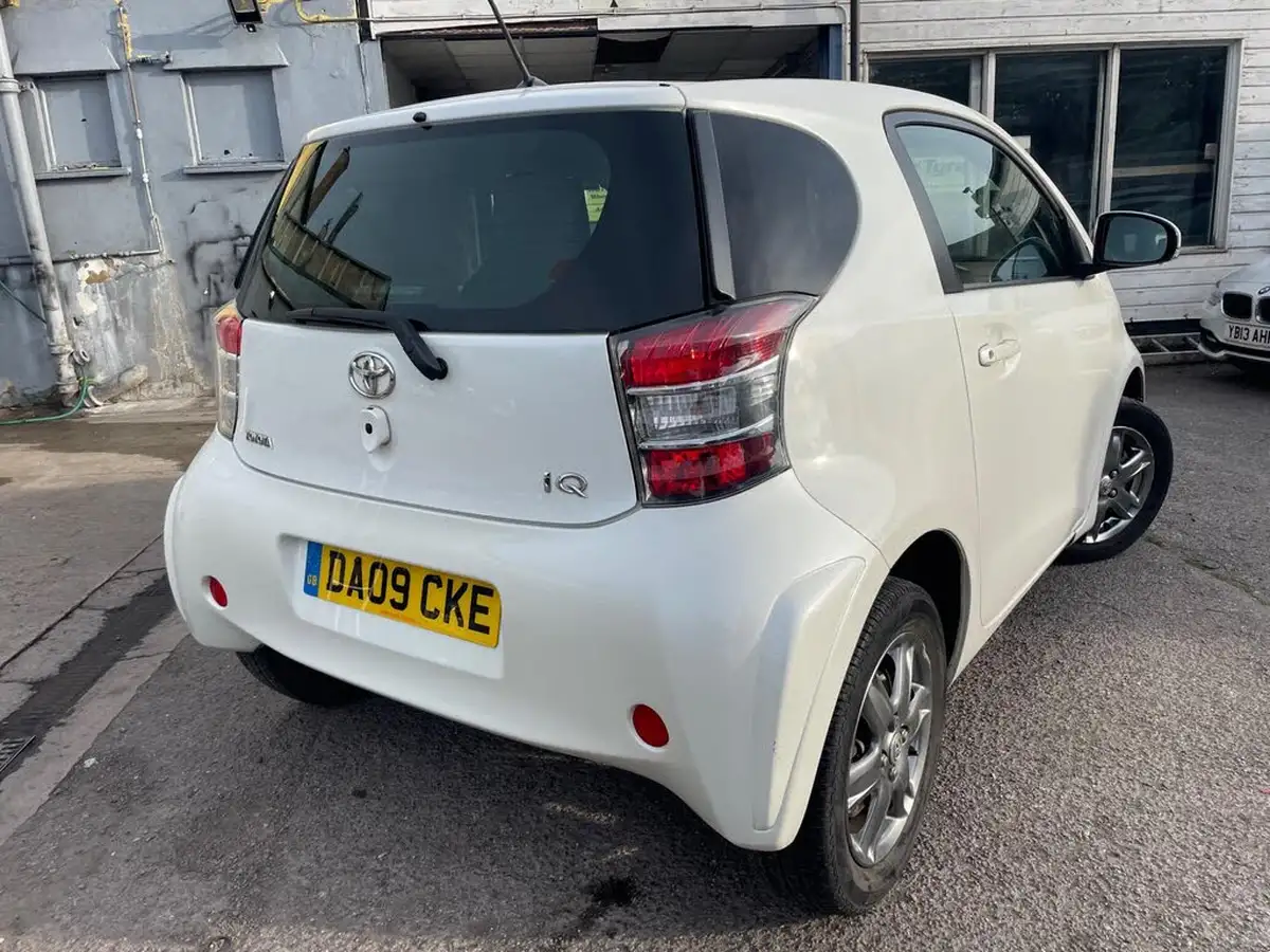 2009-toyota-iq-10-2-big-1
