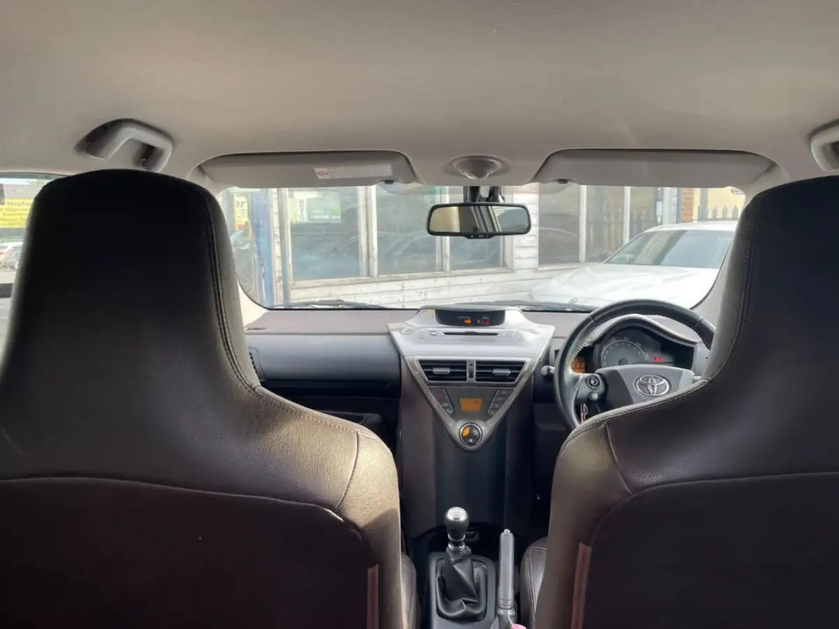 2009-toyota-iq-10-2-big-29