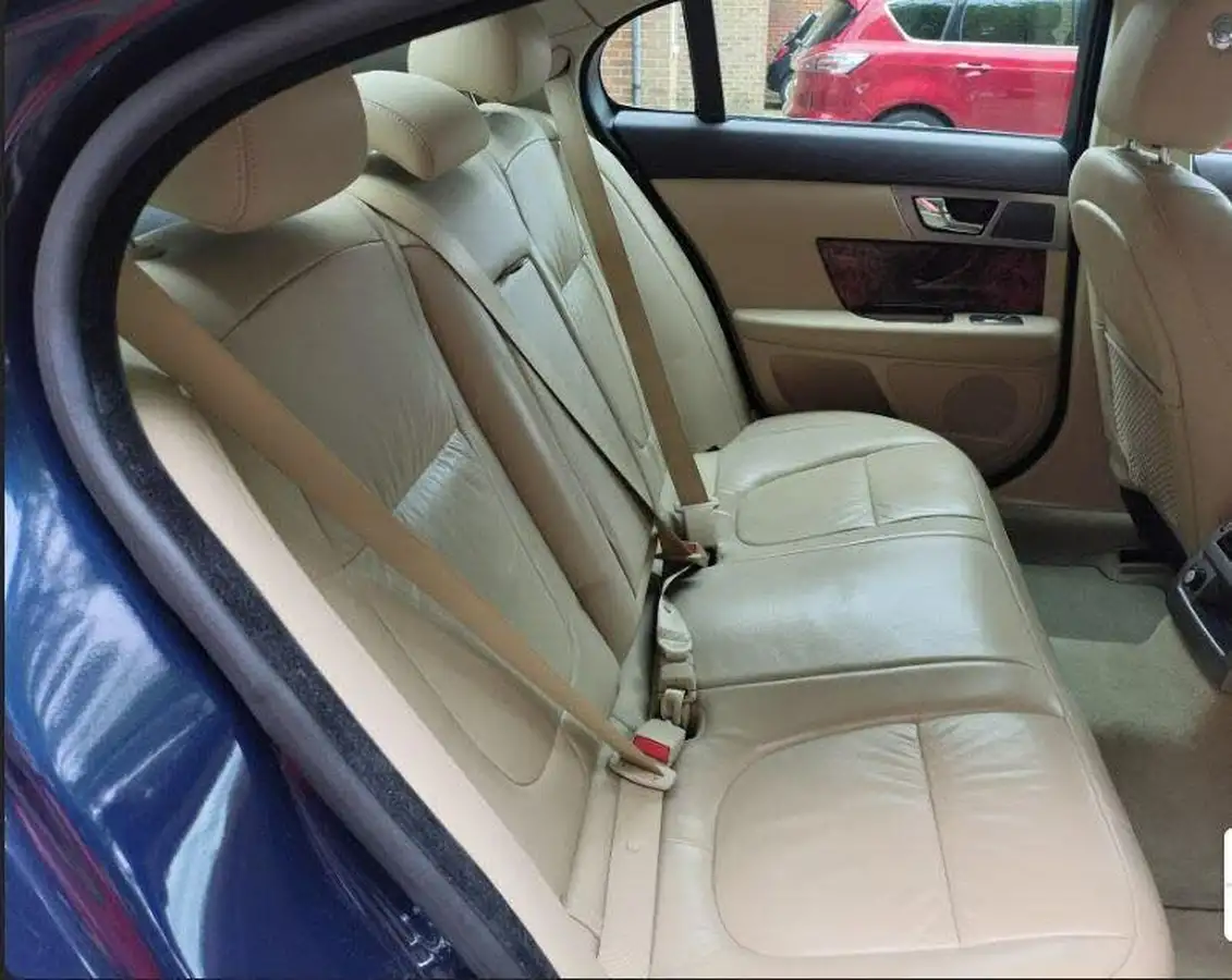 2010-jaguar-xf-30td-luxury-big-6