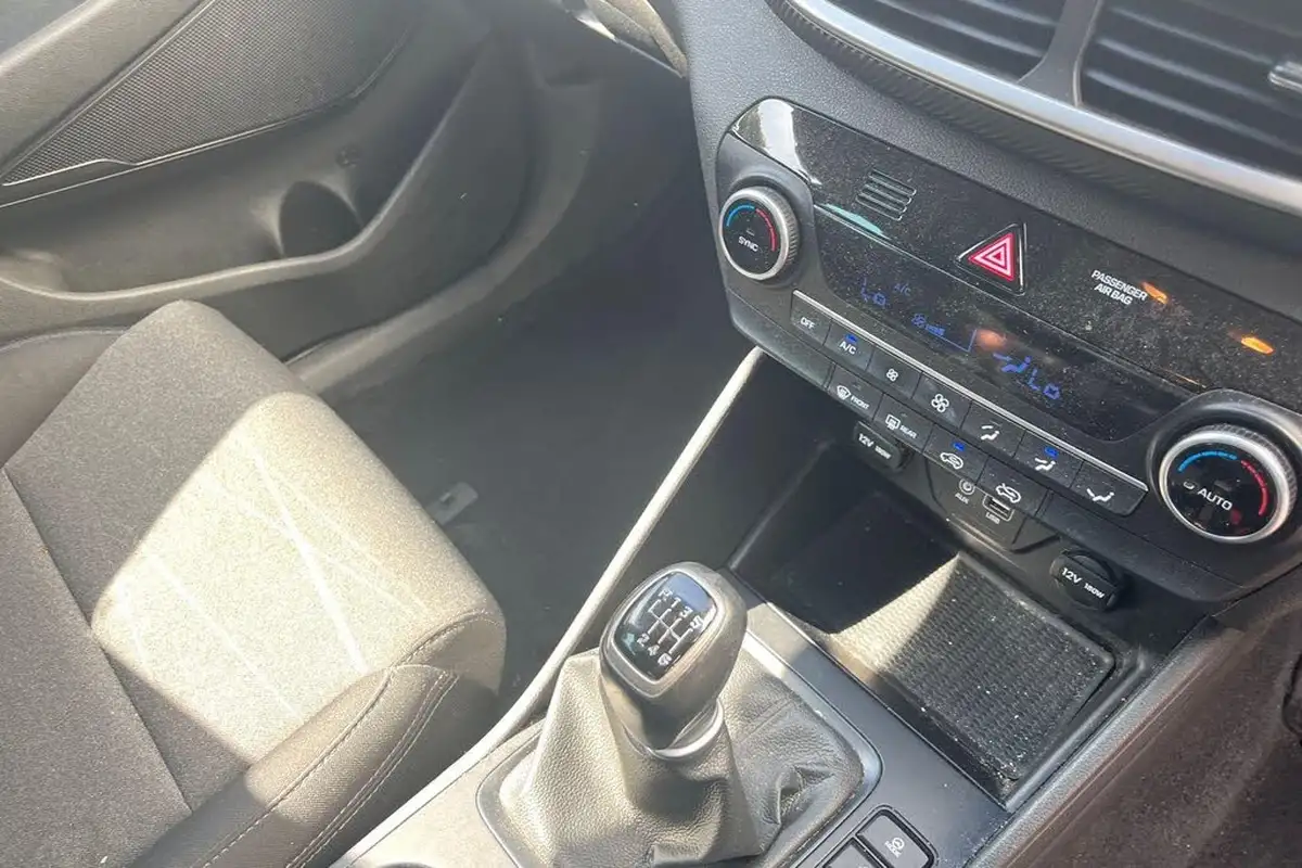 2019-hyundai-tucson-16-gdi-se-nav-big-16