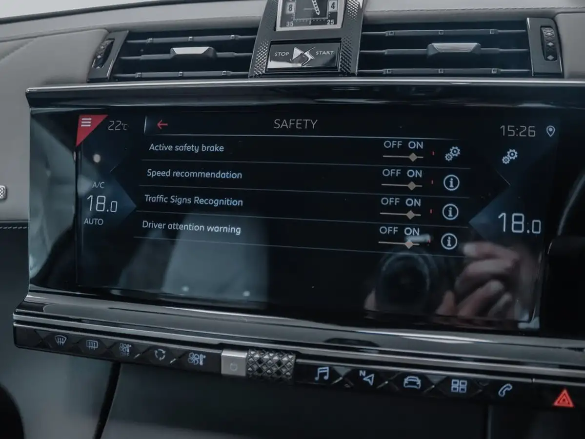 2020-ds-ds-7-crossback-16-puretech-prestige-225ps-big-40