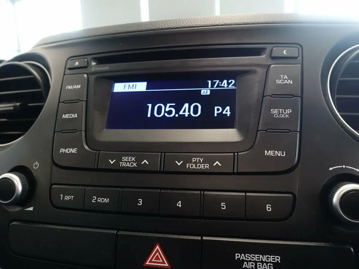 2015-hyundai-i10-12-premium-se-big-30