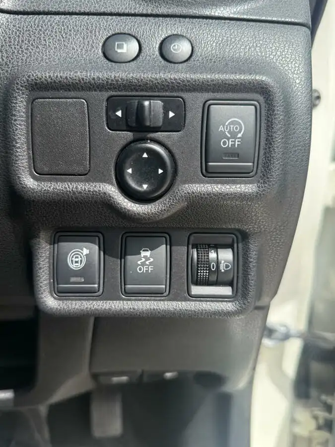 2014-nissan-note-15dci-tekna-style-pack-big-35