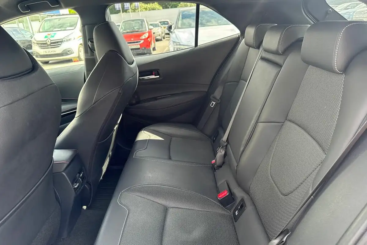 2020-toyota-corolla-20-vvt-i-excel-trk-hatchback-big-16