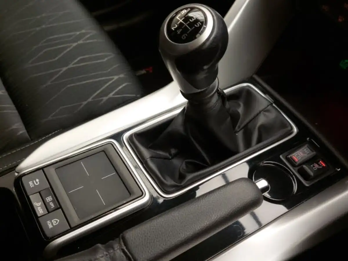 2018-mitsubishi-eclipse-cross-15-3-big-16