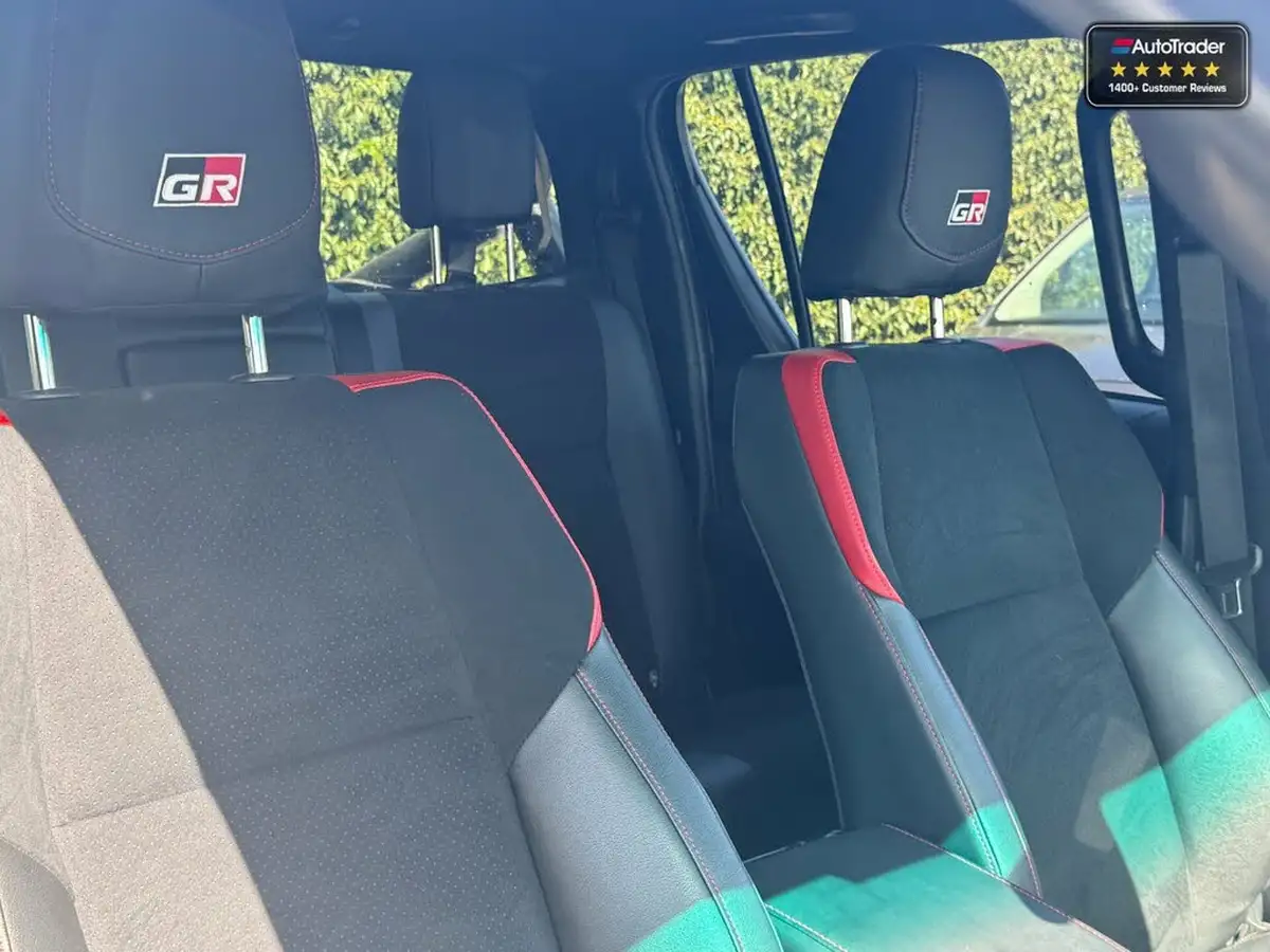 2024-toyota-hi-lux-28d-4d-gr-sport-big-9