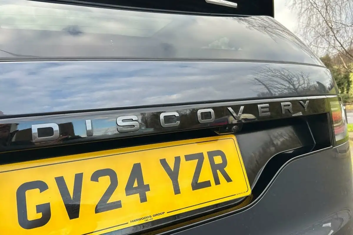 2024-land-rover-discovery-30-d300-dynamic-hse-big-58