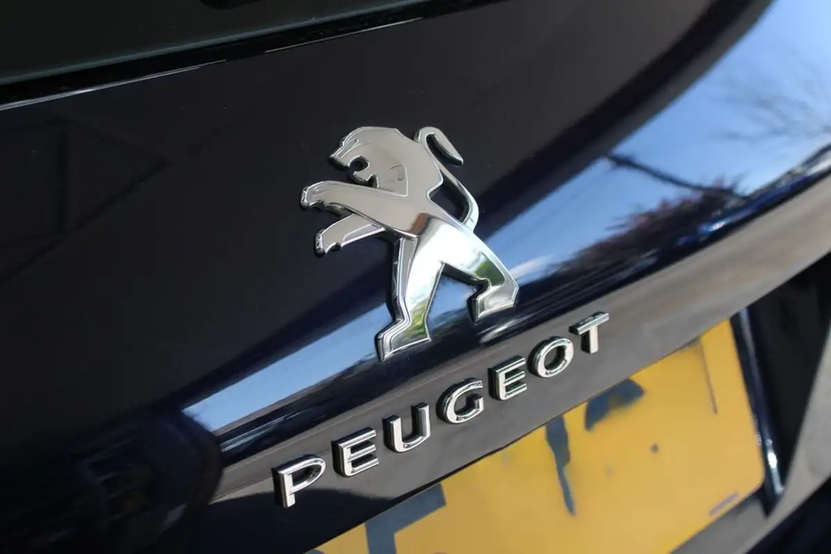 2015-peugeot-308-sw-20-bluehdi-allure-big-17