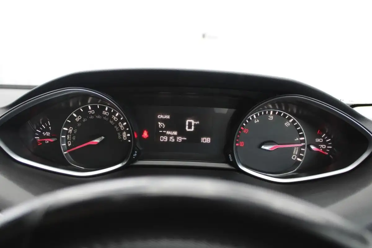 2015-peugeot-308-sw-20-bluehdi-allure-big-41