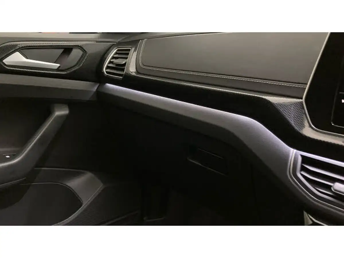 2025-volkswagen-t-cross-10-tsi-r-line-big-33