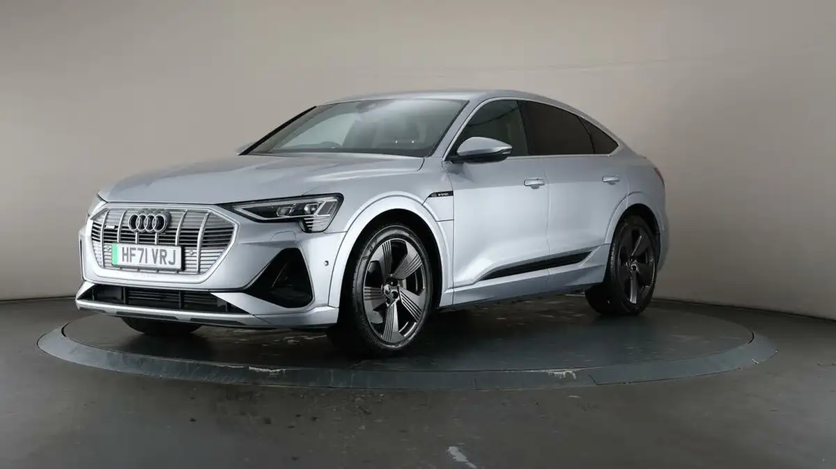 2021-audi-e-tron-55e-s-line-sportback-big-37