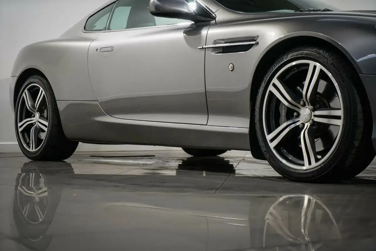 2007-aston-martin-db9-59-touchtronic-ii-big-9