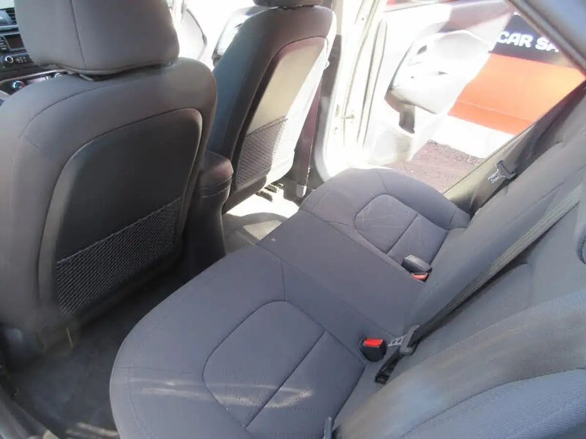 2014-kia-rio-14-3-isg-5d-big-14