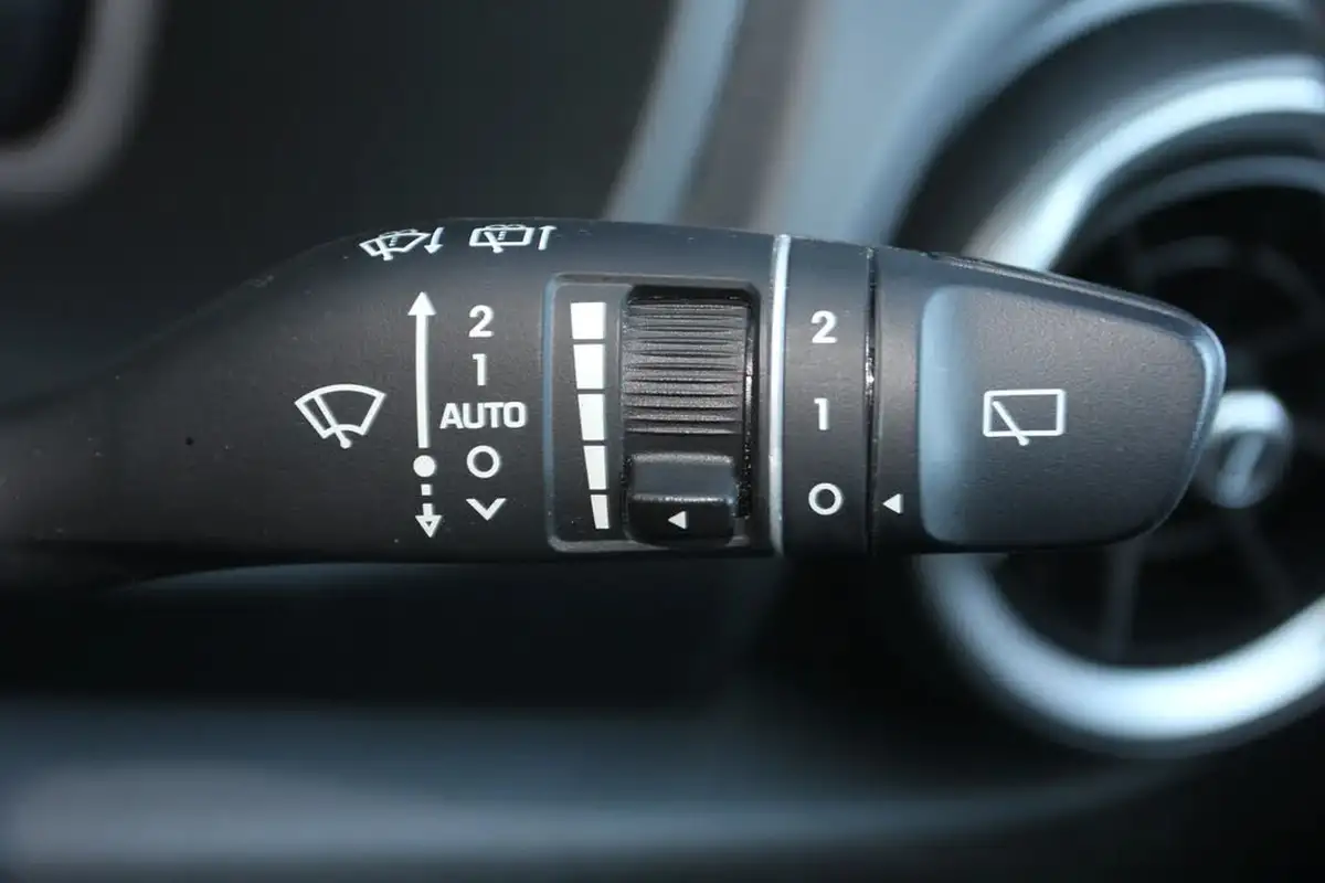 2022-hyundai-kona-10-t-gdi-premium-big-23