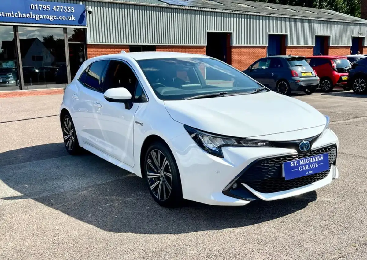 2021-toyota-corolla-18-vvt-i-design-trk-hatchback-5d-big-3