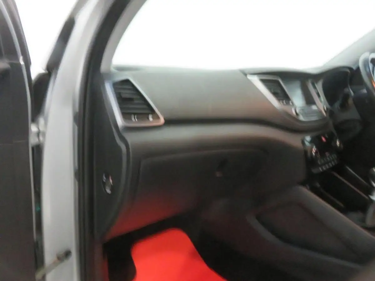 2016-hyundai-tucson-17crdi-blue-drive-premium-116ps-big-25