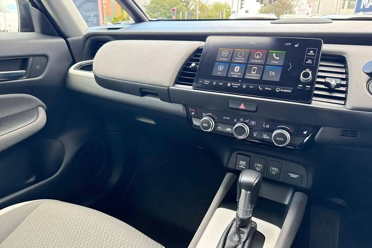 2020-honda-jazz-15-i-mmd-crosstar-ex-big-31