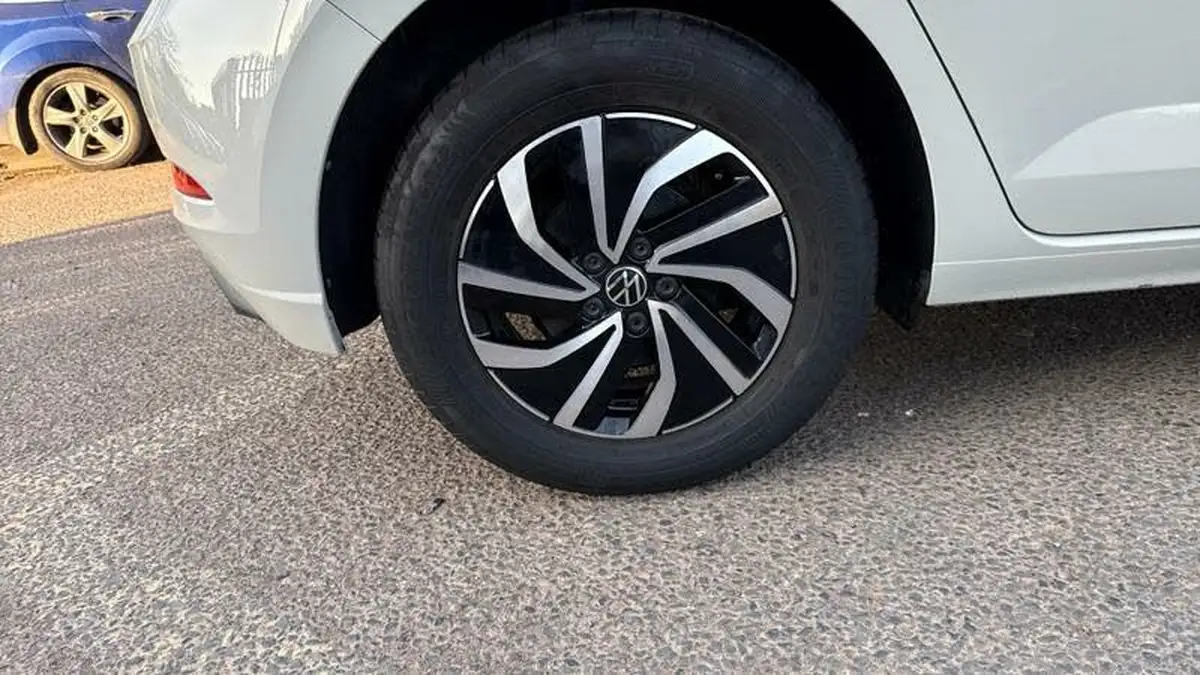 2023-volkswagen-polo-10-tsi-life-big-28