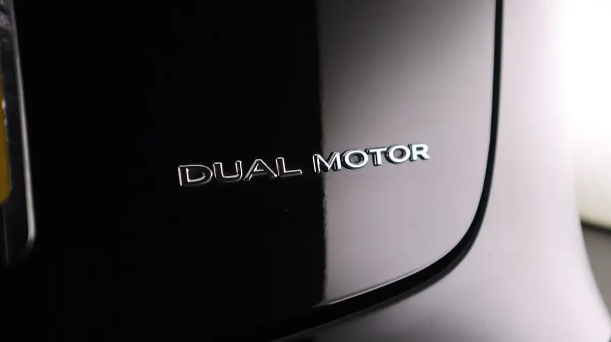 2021-tesla-model-3-e-long-range-4x4-big-21