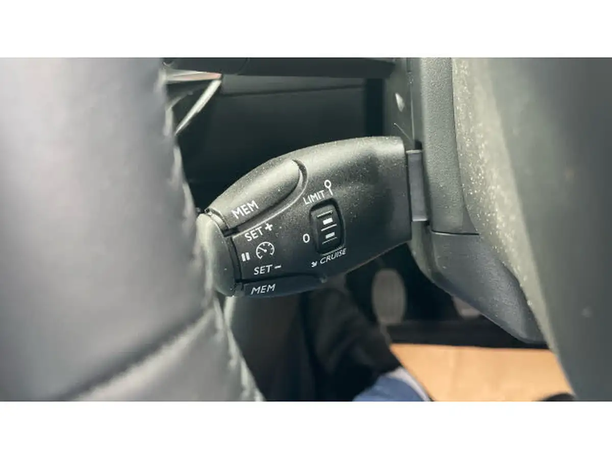 2024-peugeot-208-12-puretech-allure-big-26