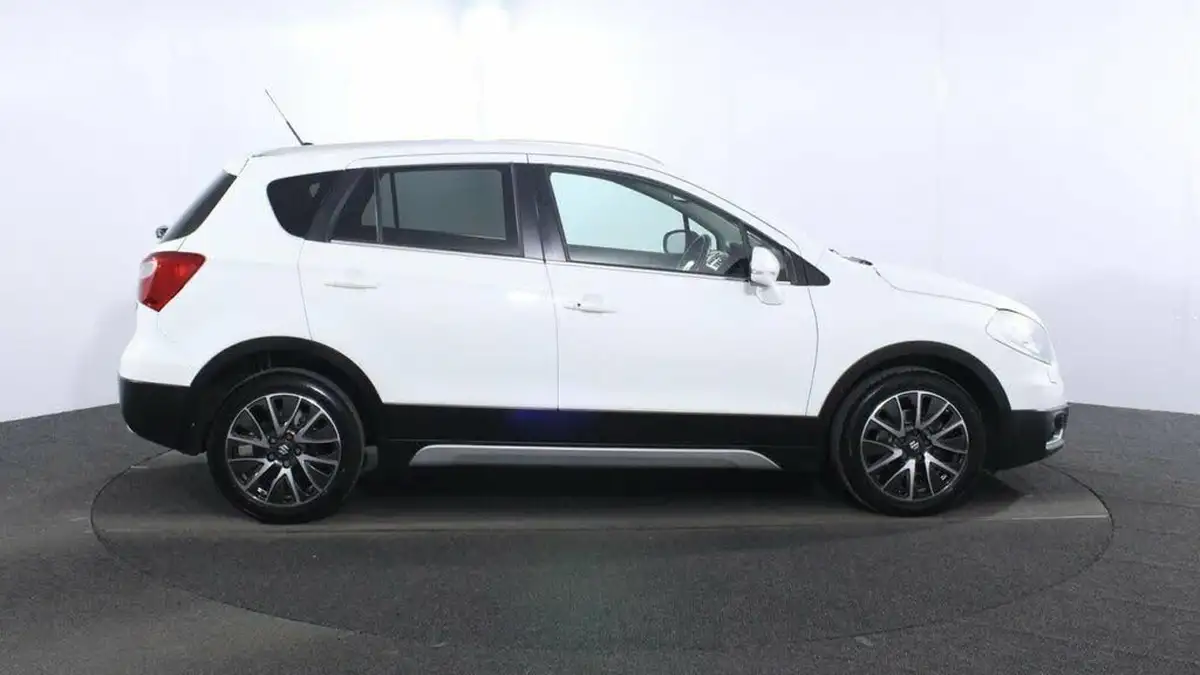 2016-suzuki-s-cross-16-sz-t-cvt-big-7