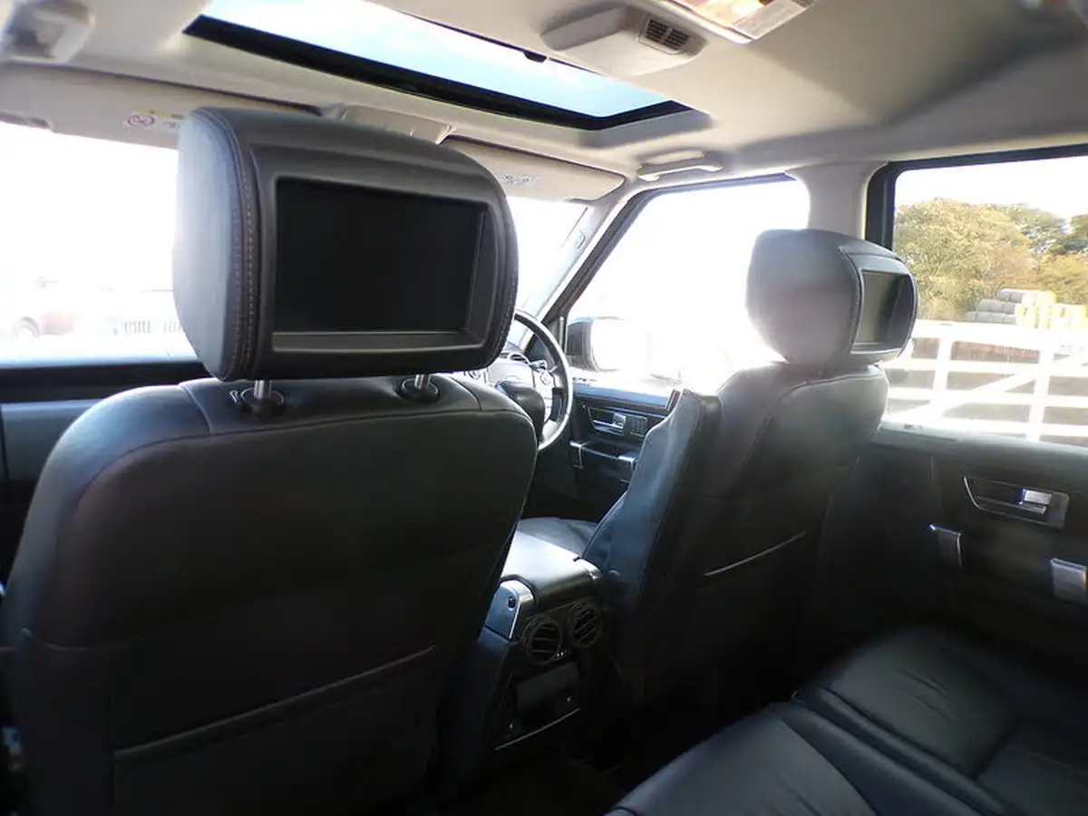 2016-land-rover-discovery-4-30-sd-v6-landmark-big-19