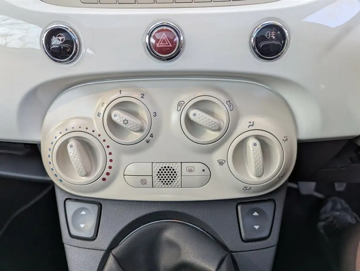 2014-fiat-500-12-lounge-big-25