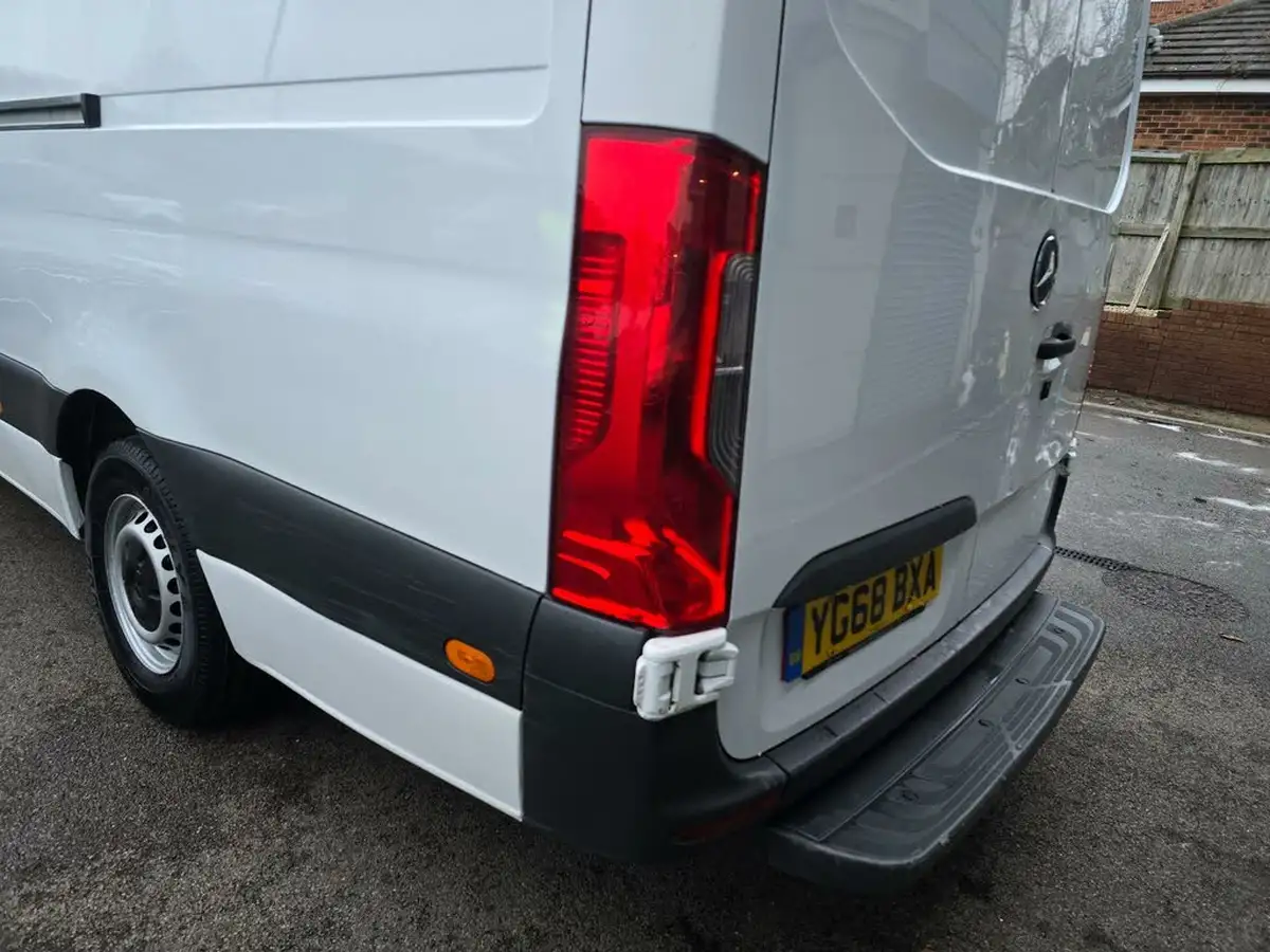 2018-mercedes-benz-sprinter-21cdi-311-l2h1-panel-van-rwd-eco-gear-360-big-64