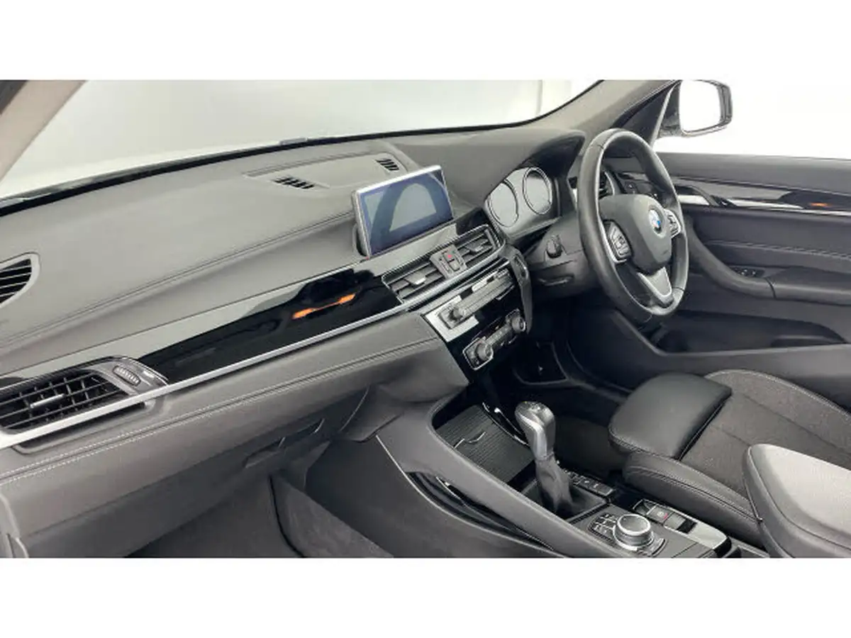 2021-bmw-x1-15-xdrive-25e-phev-sport-big-6