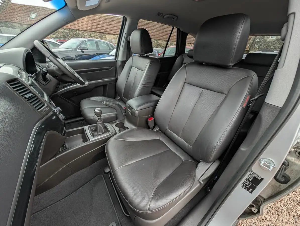 2012-hyundai-santa-fe-22td-premium-7st-big-9