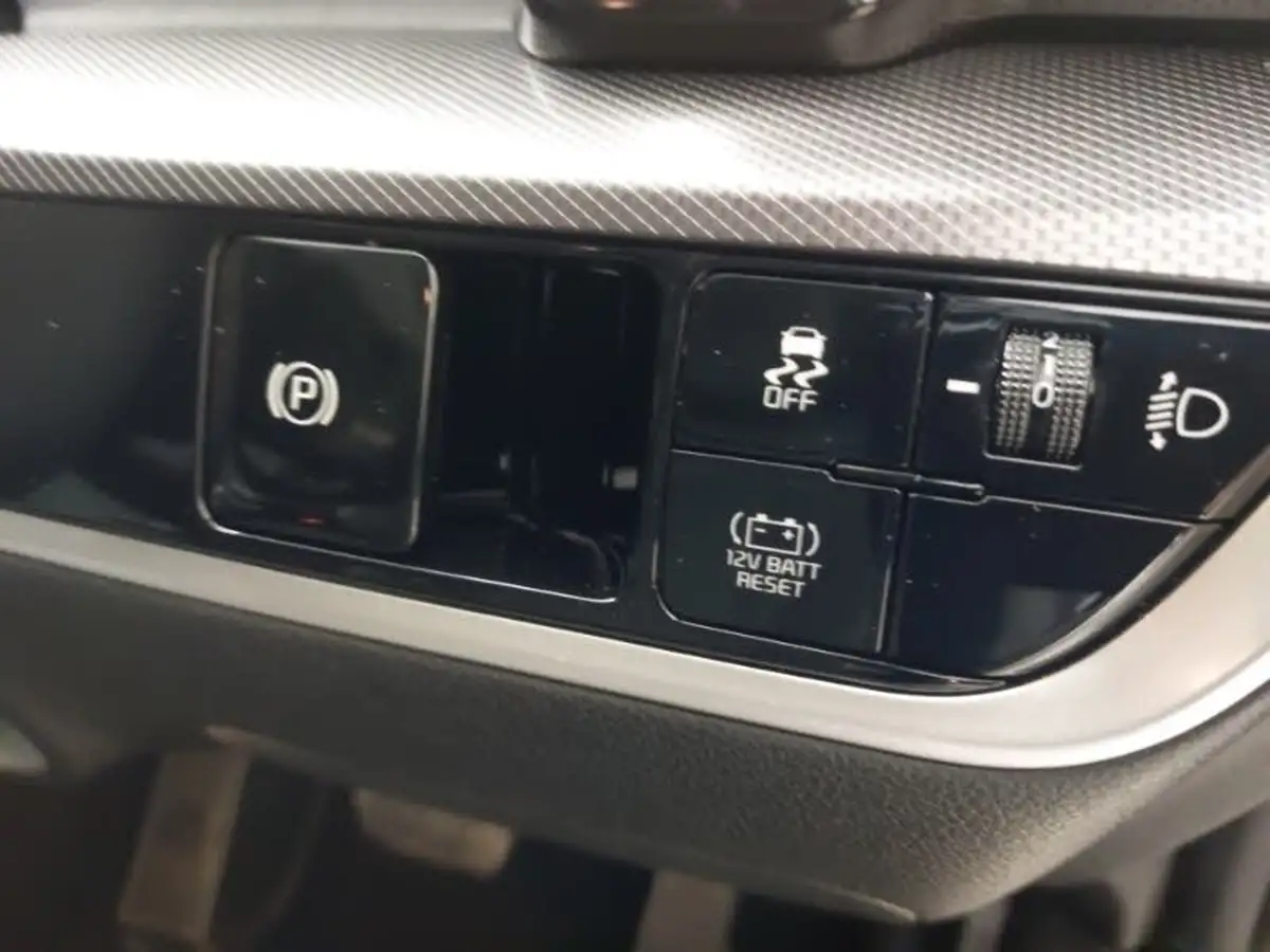 2024-kia-sportage-16-t-gdi-3-207bhp-hev-auto-big-11
