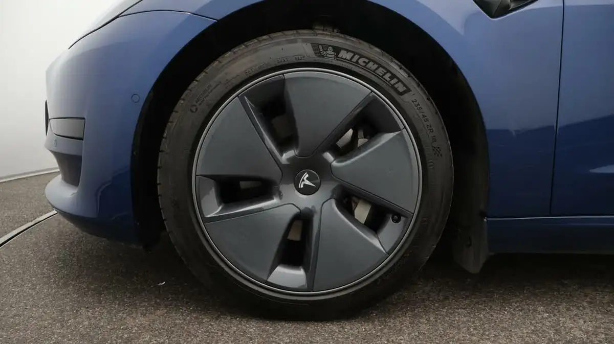 2021-tesla-model-3-e-standard-plus-big-18