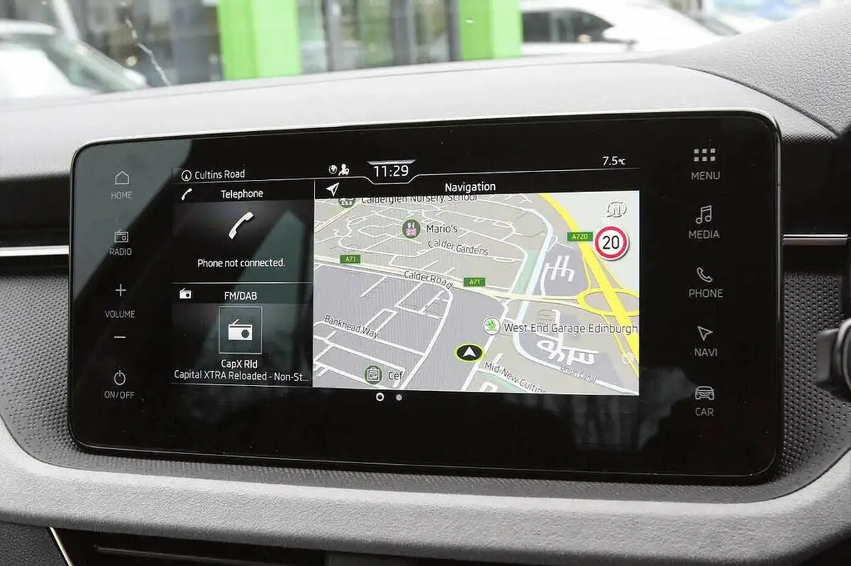 2024-skoda-kamiq-10-tsi-se-l-116ps-dsg-big-18