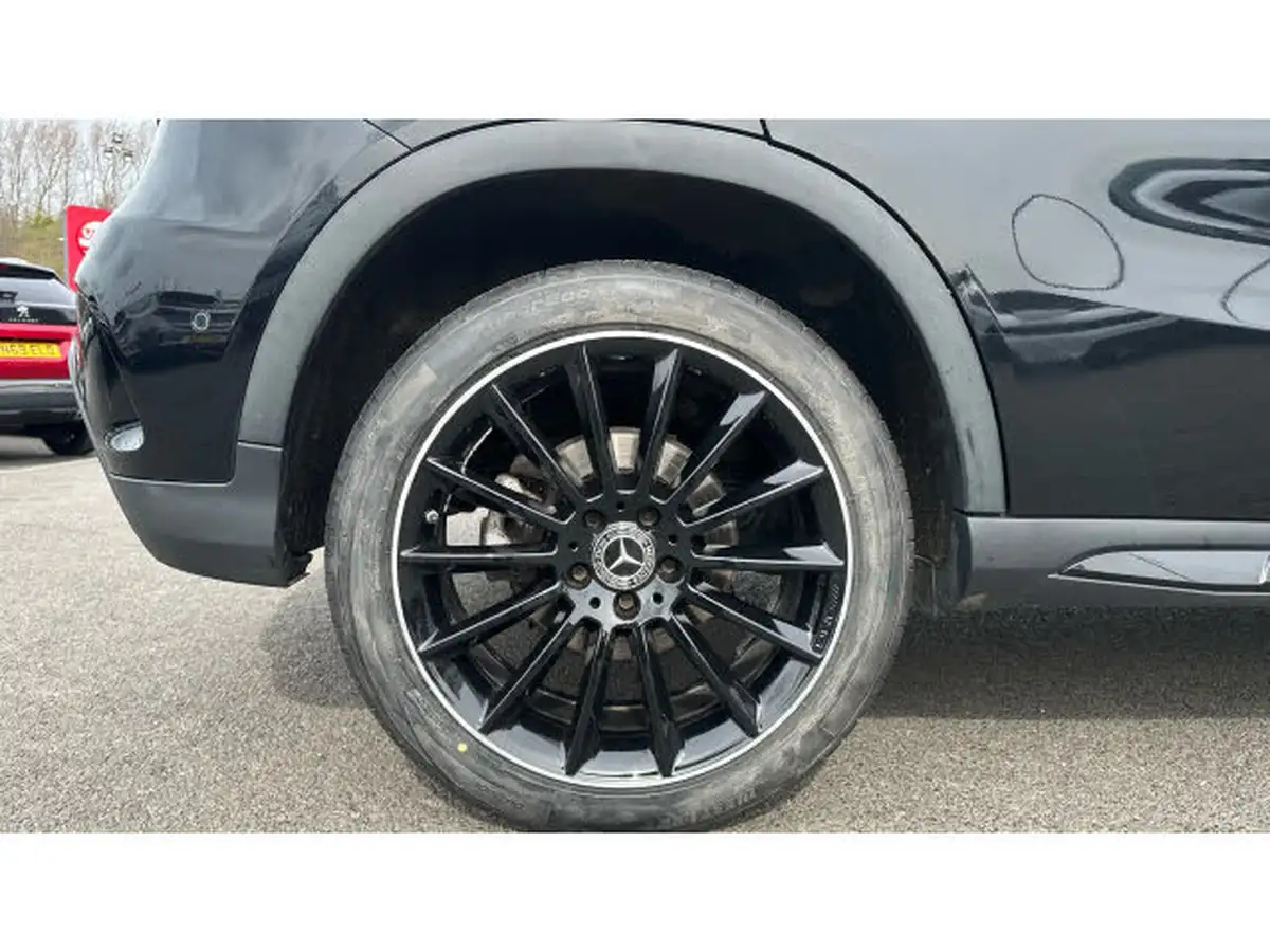 2019-mercedes-benz-gla-class-16-gla-200-amg-line-edition-big-6