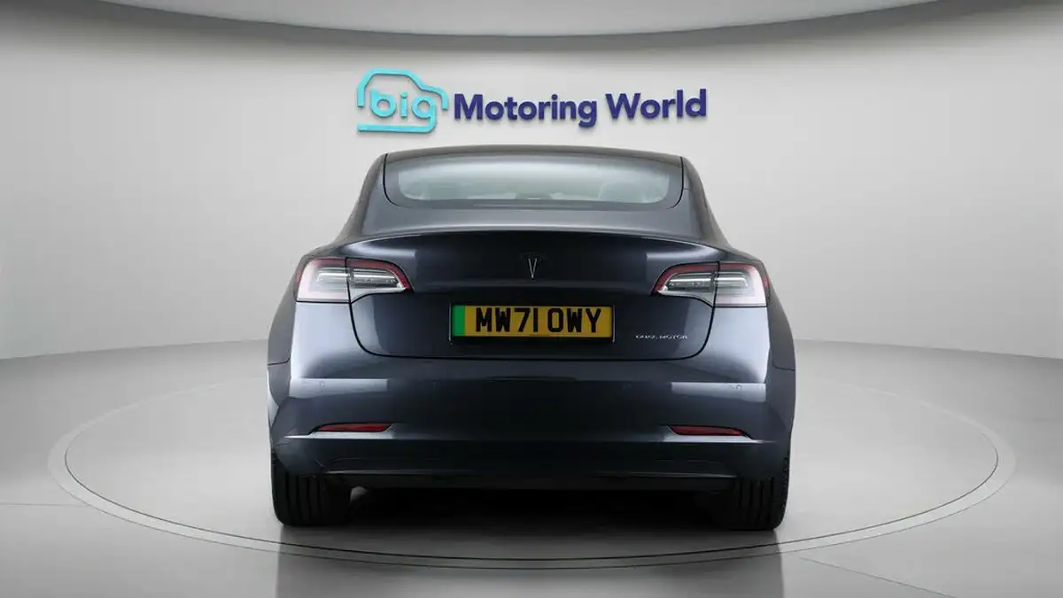 2021-tesla-model-3-e-long-range-awd-big-6