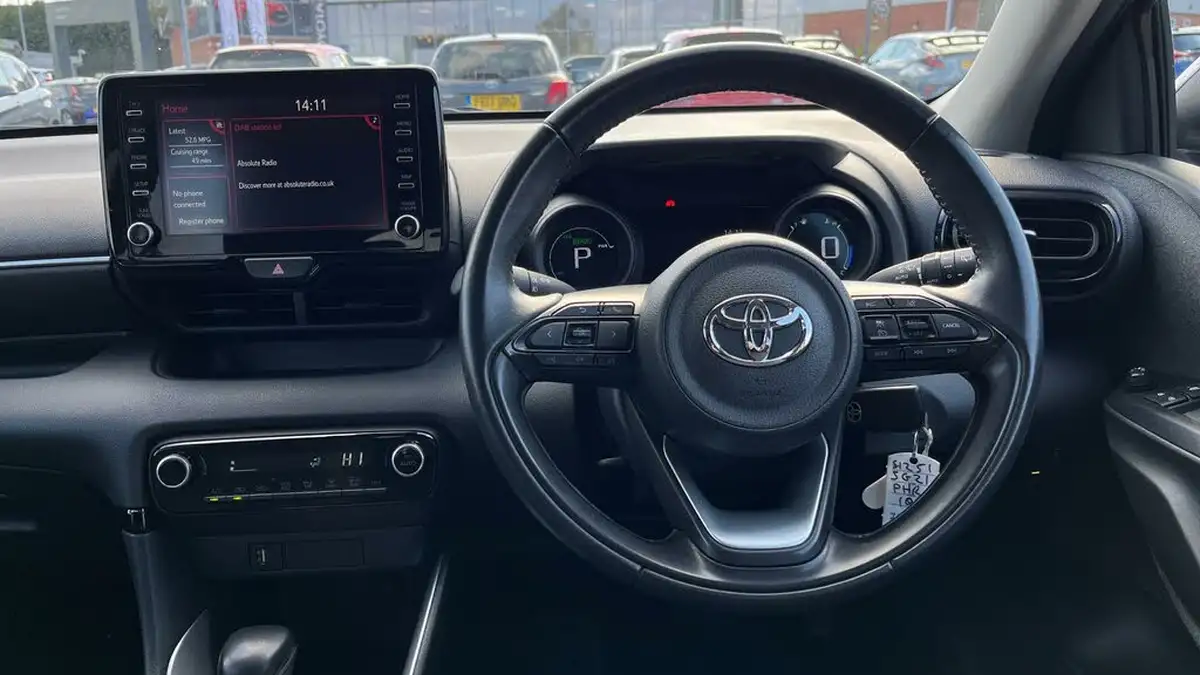 2021-toyota-yaris-15-vvt-i-design-big-5