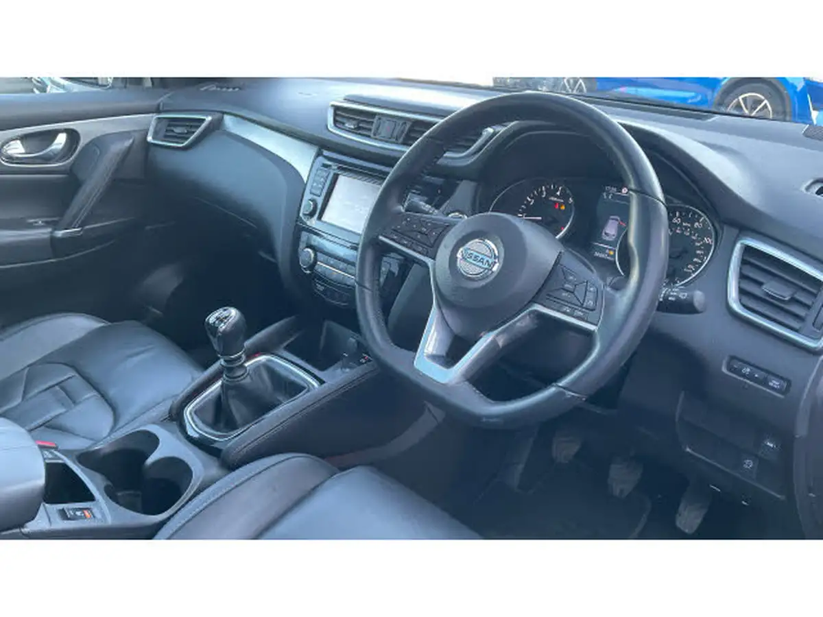 2017-nissan-qashqai-12-dig-t-tekna-big-10