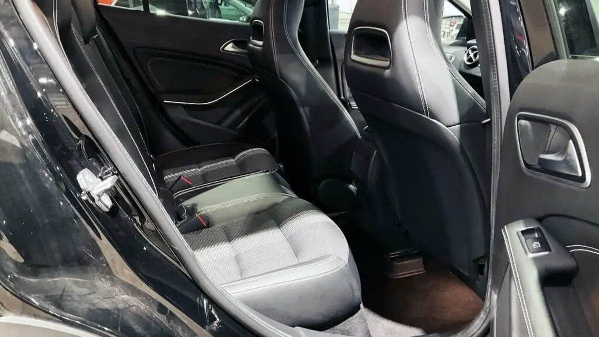 2019-mercedes-benz-gla-class-16-gla-180-urban-edition-big-11