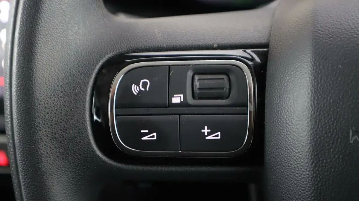 2021-citroen-c3-12-puretech-shine-83ps-big-21