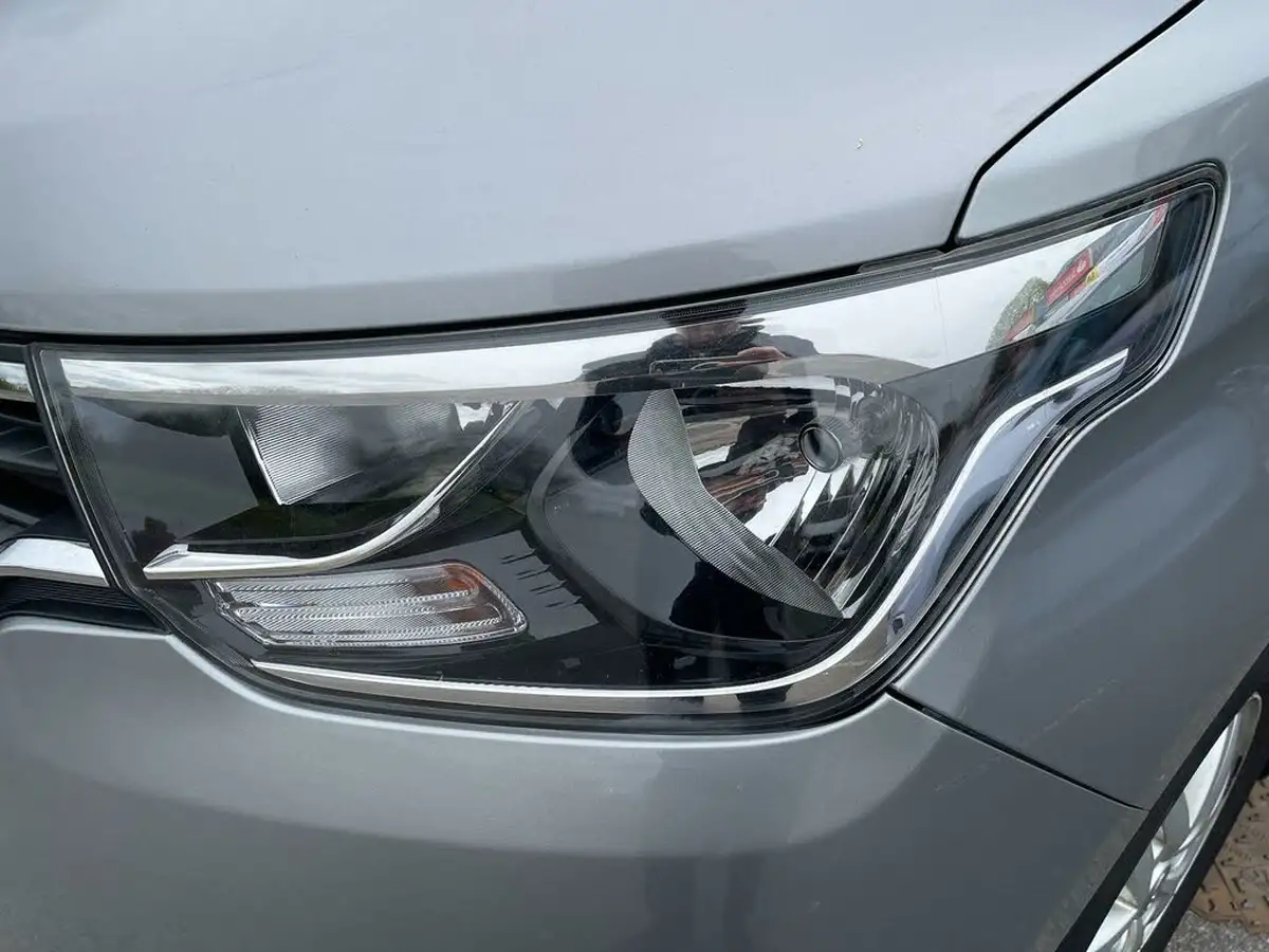 2019-hyundai-i800-25crdi-se-nav-136ps-big-37