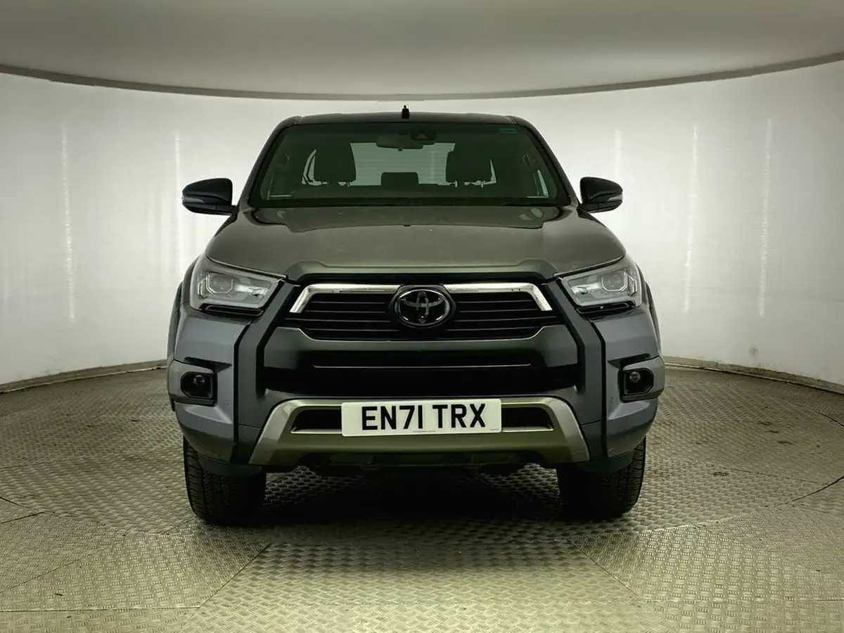 2021-toyota-hi-lux-28d-4d-invincible-x-at35-204hpeu6dt-e-big-1