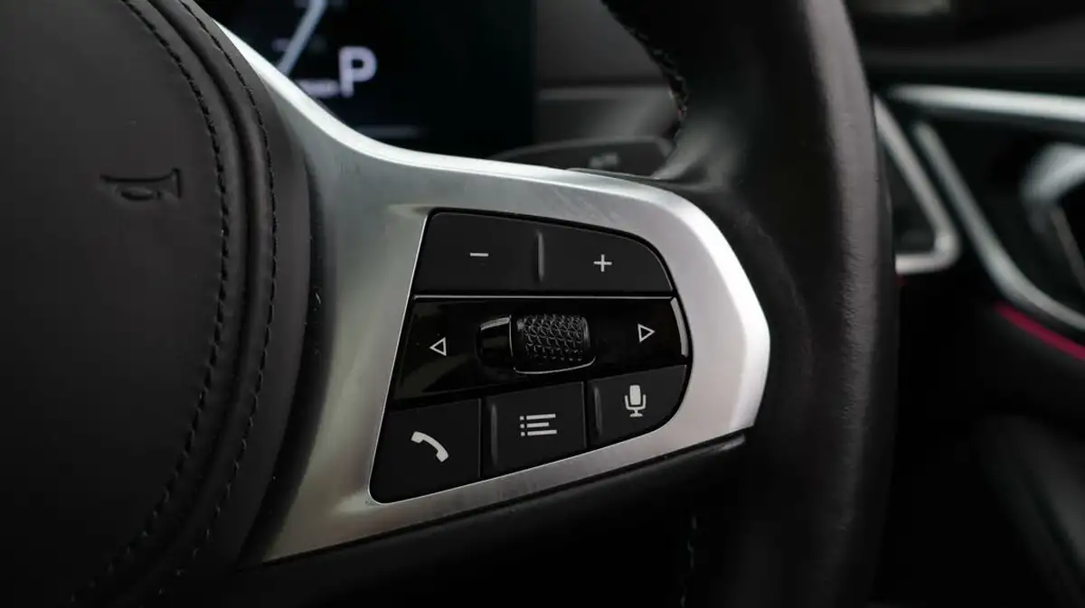 2022-bmw-i4-e-m50-big-30
