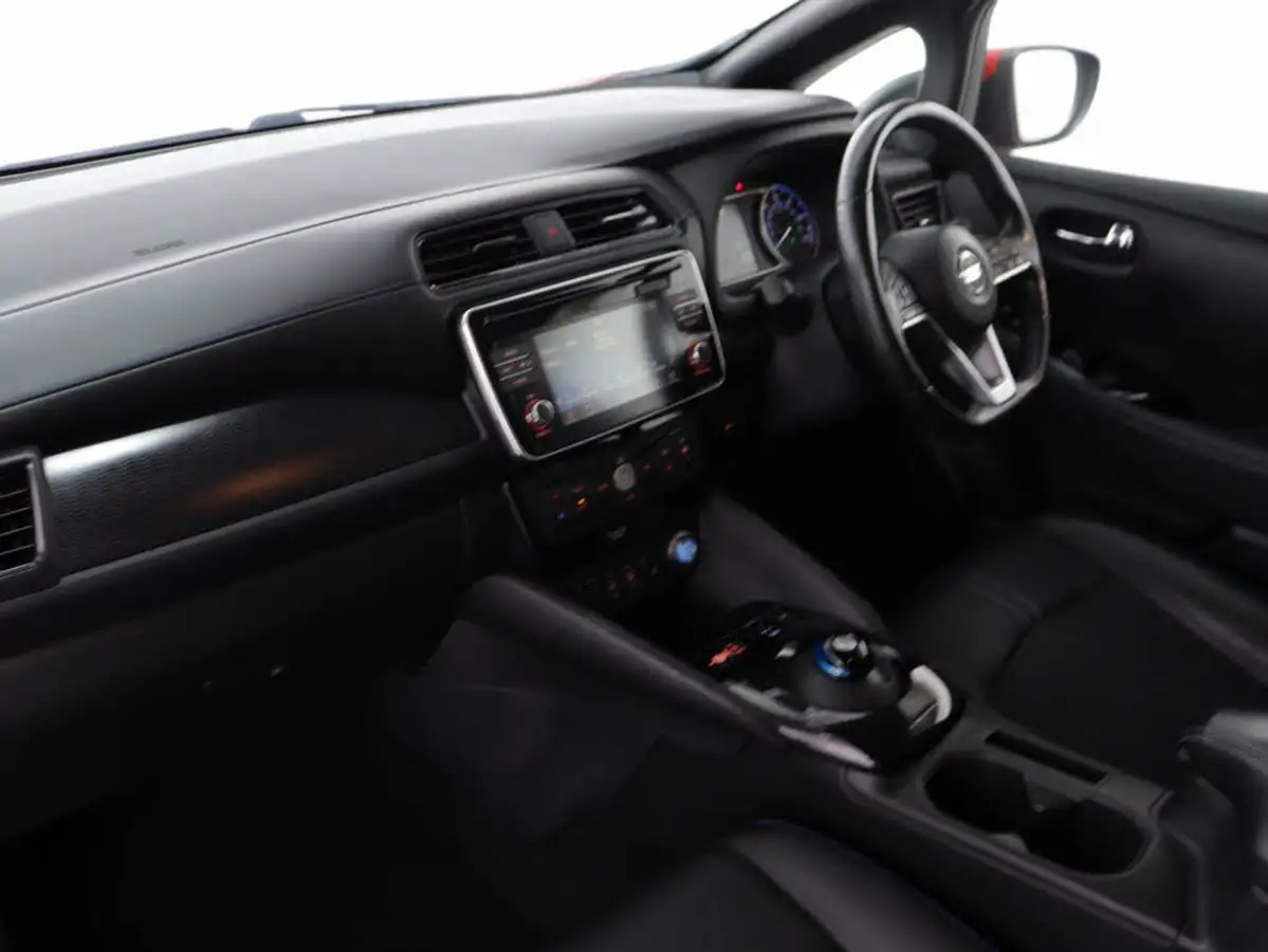 2019-nissan-leaf-e-n-connecta-big-30
