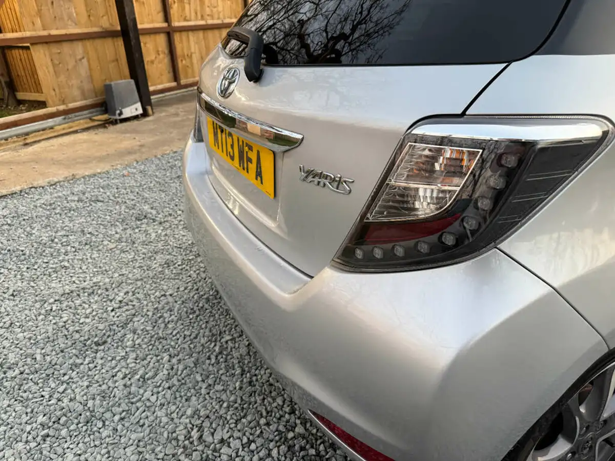 2013-toyota-yaris-133-trend-vvt-i-5d-big-20