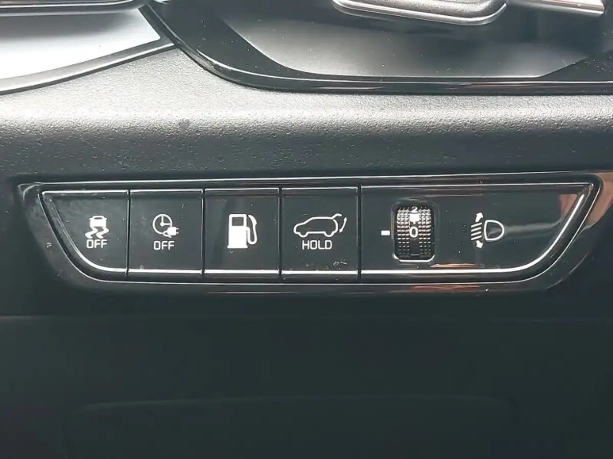 2024-kia-niro-16-gdi-4-168bhp-phev-111kwh-big-12